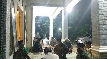Ngaji Sambil Ngopi, Tradisi Rutin Anjang Sana Majelis Ta’lim Raudhatul Jannah di Desa Kembiritan